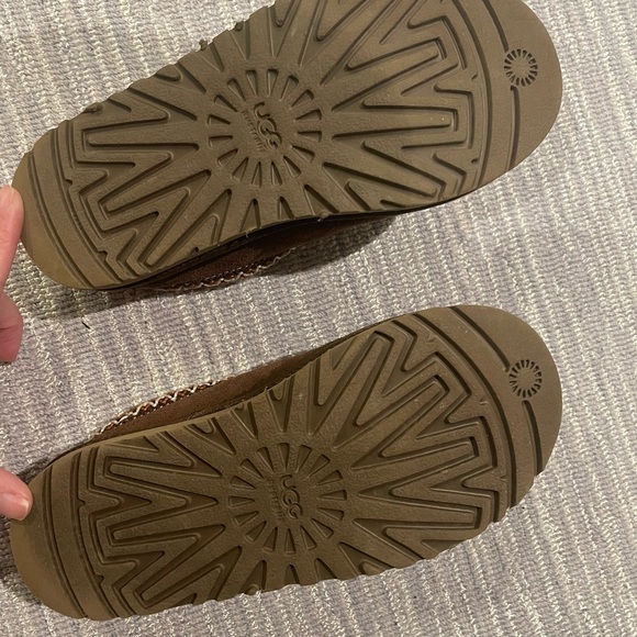 UGG Tazz Big Kid size 3 - Picture 5 of 7